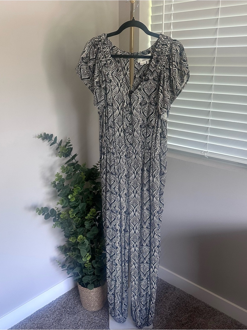 Anthropologie Black & White Paisley Print V-Neck Jumpsuit - Picture 2 of 10